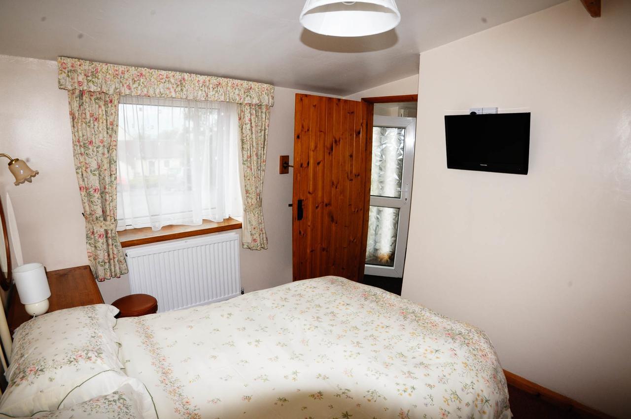 Greyfield Farm Cottages Farmborough Dış mekan fotoğraf